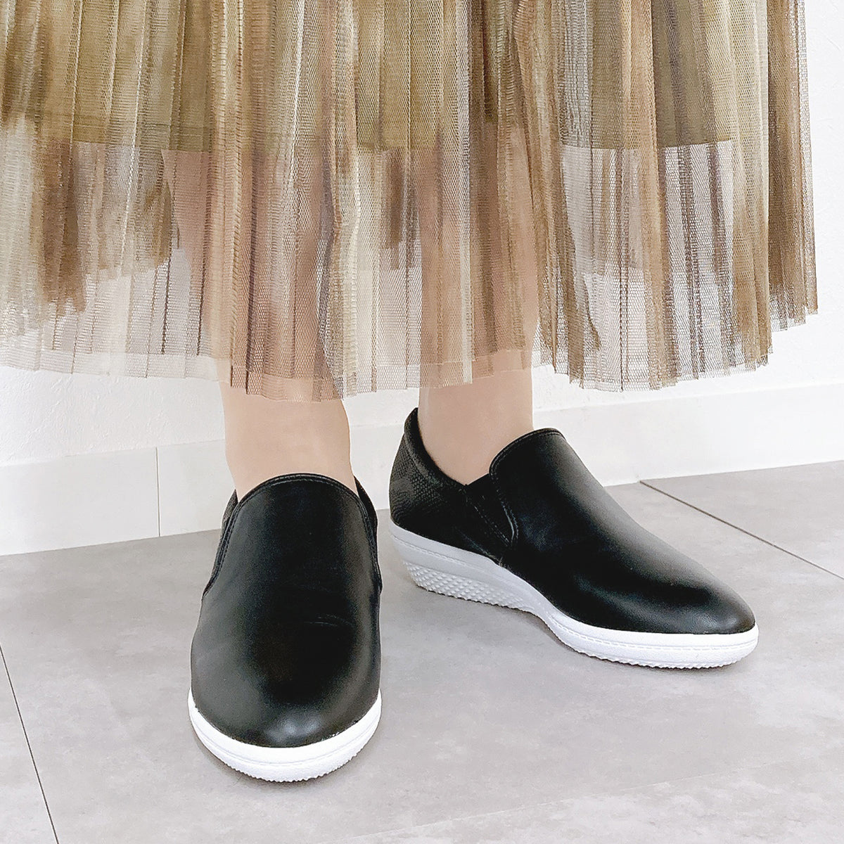 Vue スリッポンレザースニーカー 【VN82501】 – EIZO WEB SHOP