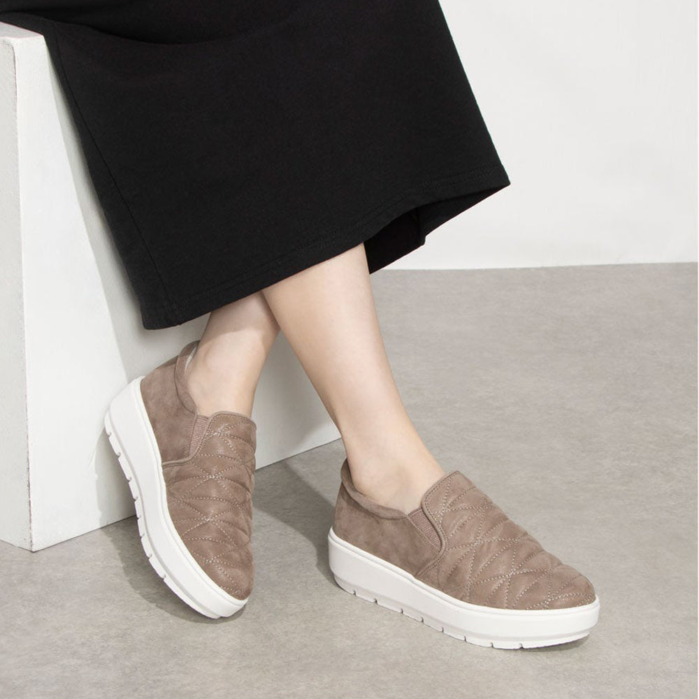 LE MATINです Vue パデッドスリッポンスニーカー 【VM81534】 – EIZO WEB SHOP