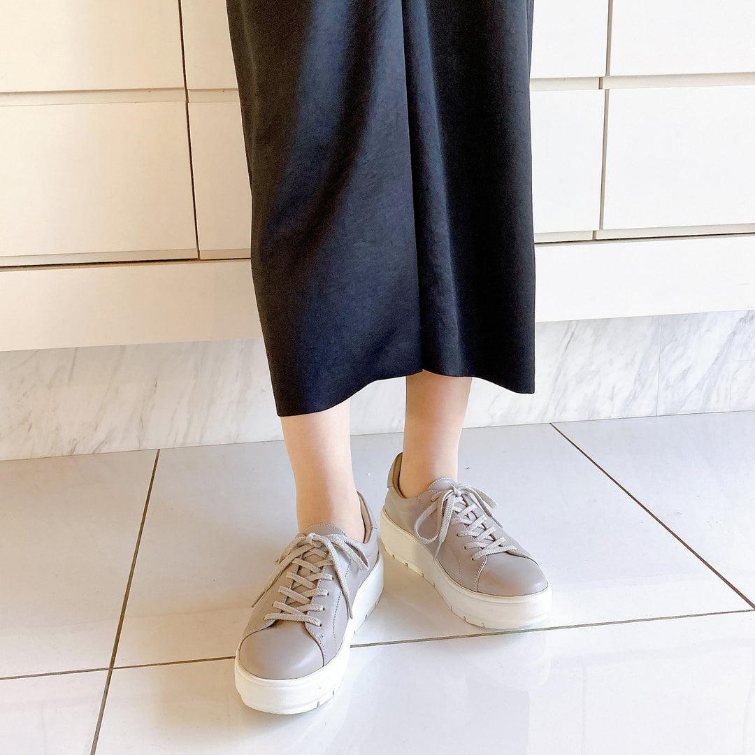 暮れ Vue 撥水レザーレースアップスニーカー 【VO81693H】 – EIZO WEB SHOP