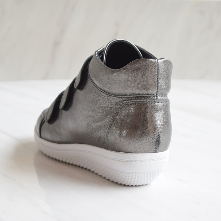 うきち+ うっちー Buy Hitachi Excavator ZX135US-7H Across Canada